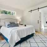Tapete Redondo para Quarto: Charme + Como Combinar na Decoração