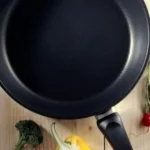 Qual é o tamanho de uma frigideira de 24 cm?
