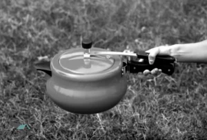 É normal a panela de pressão assobiar?