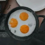 Qual a melhor frigideira antiaderente que não gruda alimentos?