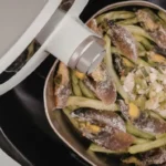 Pode colocar papel alumínio na air fryer Philips Walita RI9270/90?